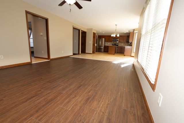 1307 Longford Lane, Bloomington, IL 61704