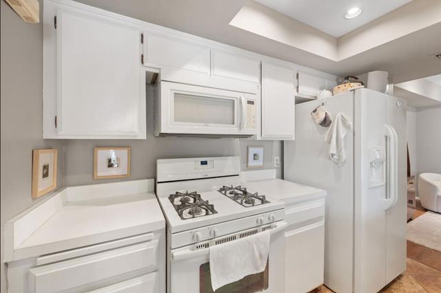 1490 S Camino Real 206, Palm Springs, CA 92264