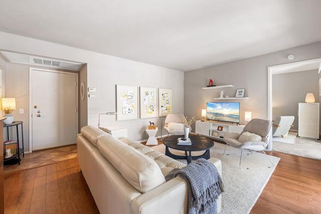 1490 S Camino Real 206, Palm Springs, CA 92264