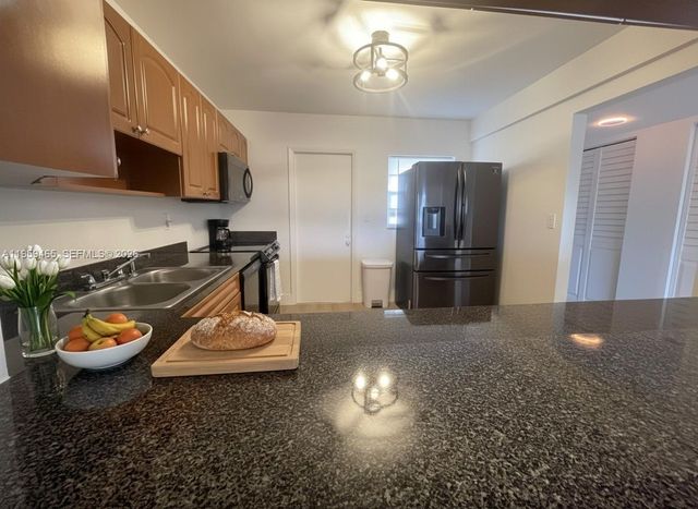 5100 SW 90th Ave 302, Cooper City, FL 33328