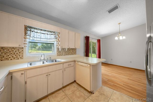 795 S Rosemary Point, Homosassa, FL 34448