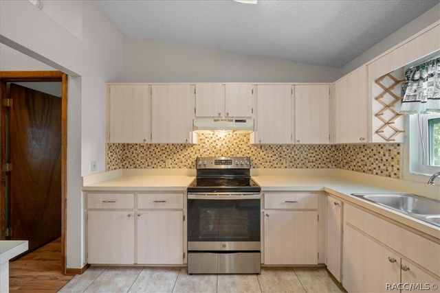 795 S Rosemary Point, Homosassa, FL 34448