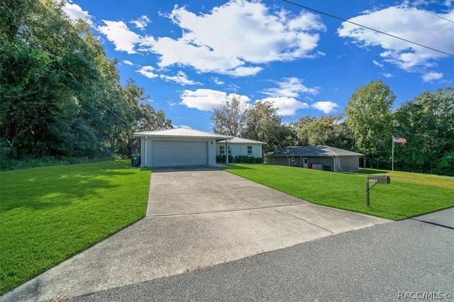 795 S Rosemary Point, Homosassa, FL 34448
