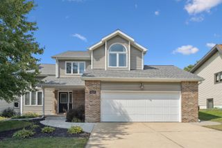2219 Yorkshire Drive, Cedar Falls, IA 50613