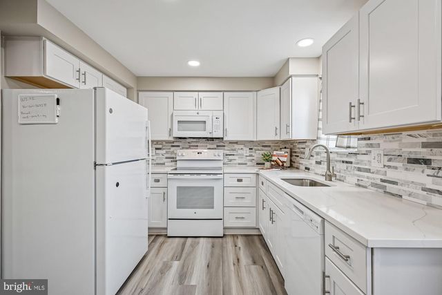 30 GANNON WAY, Sterling, VA 20165