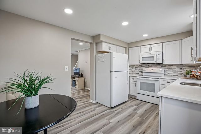 30 GANNON WAY, Sterling, VA 20165