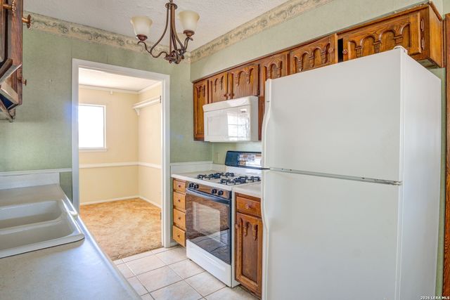 7123 Tealeaf, Leon Valley, TX 78238