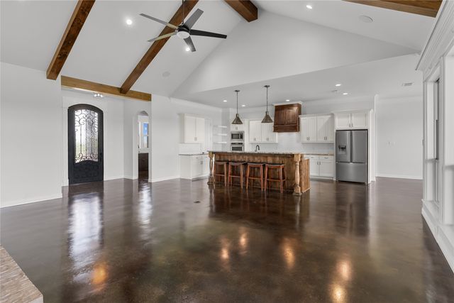 377 Russell Lane, Weatherford, TX 76087