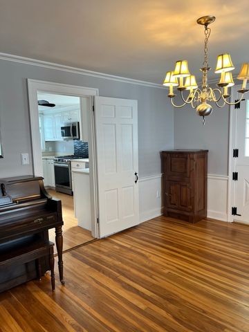 412 Arnold St, New Bedford, MA 02740