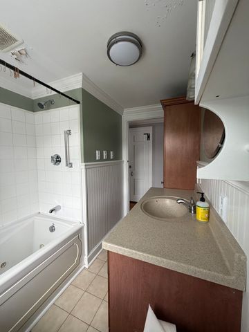 412 Arnold St, New Bedford, MA 02740