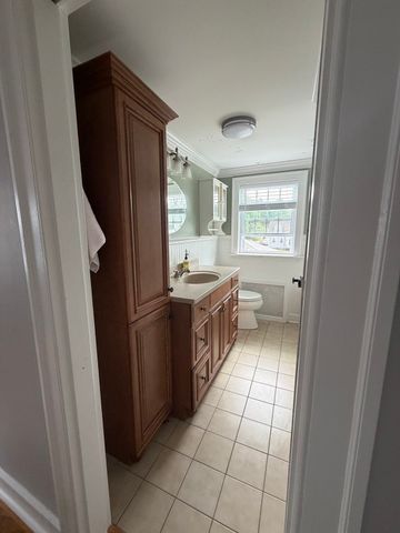 412 Arnold St, New Bedford, MA 02740