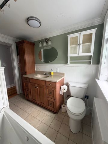 412 Arnold St, New Bedford, MA 02740