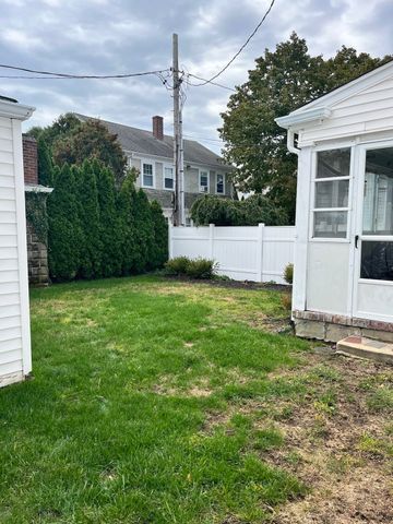 412 Arnold St, New Bedford, MA 02740