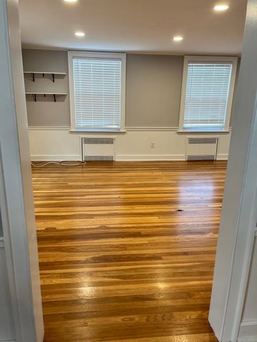 412 Arnold St, New Bedford, MA 02740
