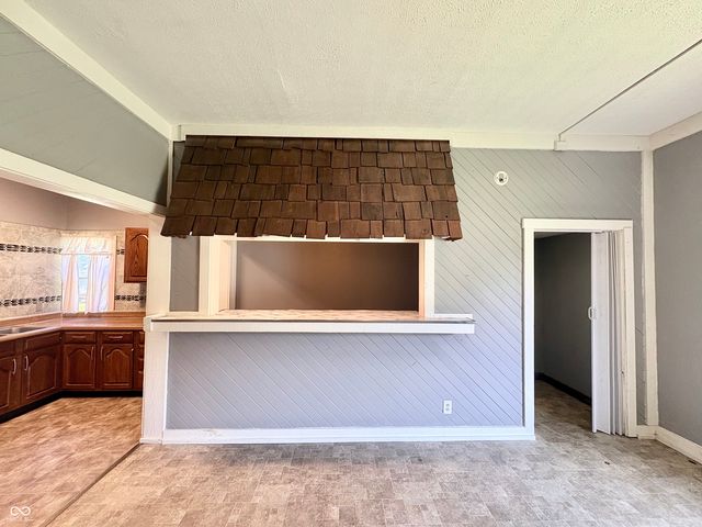 8724 Shelby Street, Indianapolis, IN 46227