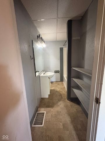 8724 Shelby Street, Indianapolis, IN 46227