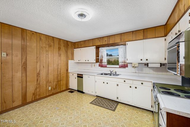 6421 Old Russellville Pike, Russellville, TN 37860