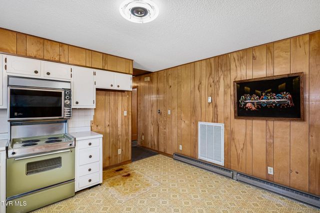 6421 Old Russellville Pike, Russellville, TN 37860