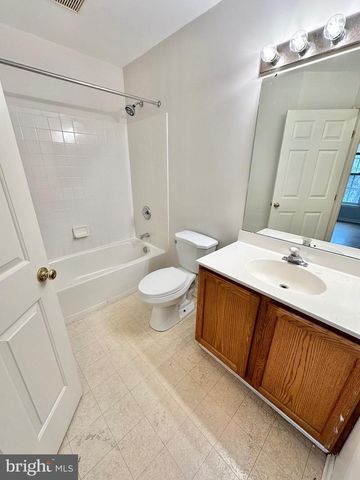 8855 PAPILLON DR, Ellicott City, MD 21043