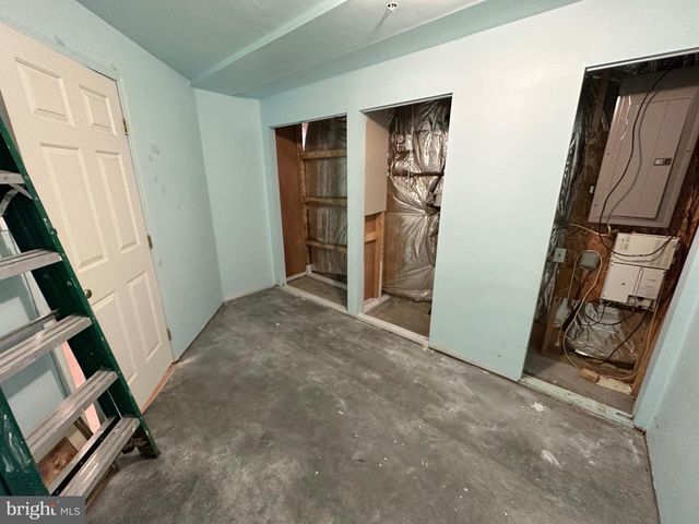 8855 PAPILLON DR, Ellicott City, MD 21043