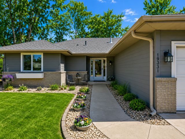 19331 Baldwin Street NW, Elk River, MN 55330