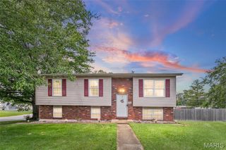 7800 Chuck Court, Godfrey, IL 62035