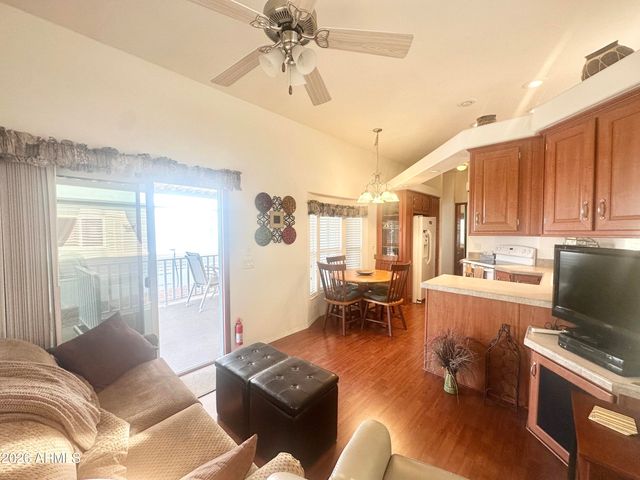 111 S GREENFIELD Road 550, Mesa, AZ 85206