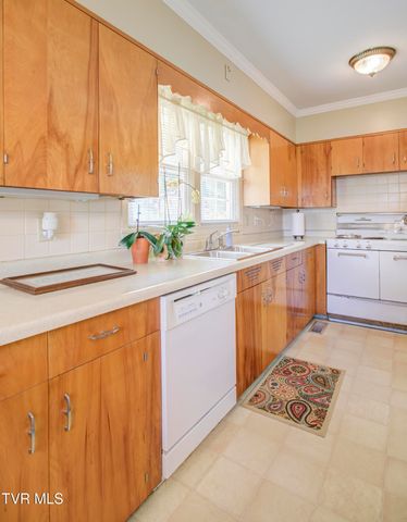 2503 Indian Ridge Road, Johnson City, TN 37604