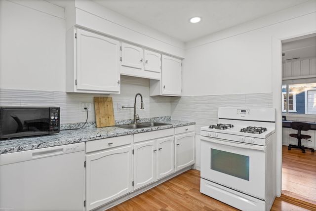 23067 Stauber Avenue, Hazel Park, MI 48030