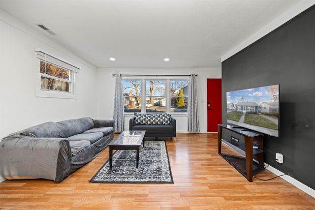 23067 Stauber Avenue, Hazel Park, MI 48030