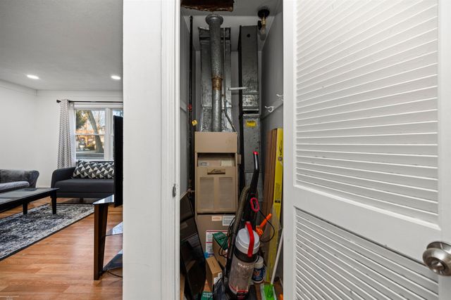 23067 Stauber Avenue, Hazel Park, MI 48030