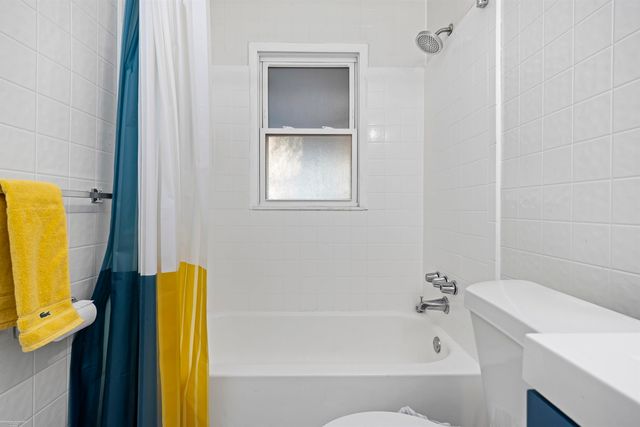 23067 Stauber Avenue, Hazel Park, MI 48030