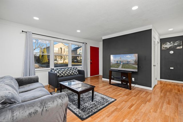 23067 Stauber Avenue, Hazel Park, MI 48030