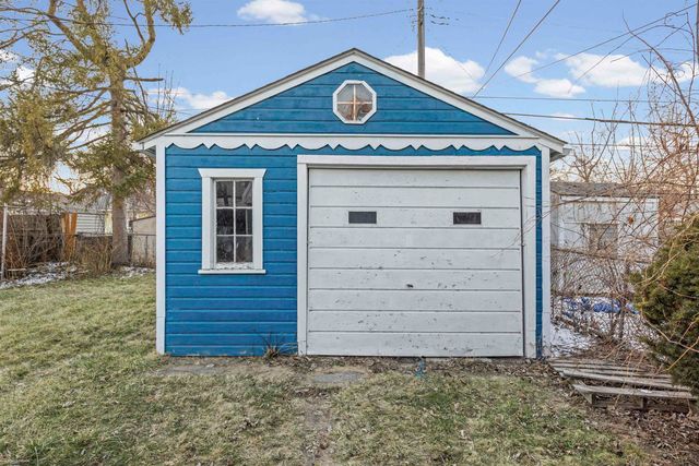 23067 Stauber Avenue, Hazel Park, MI 48030