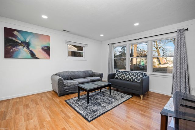 23067 Stauber Avenue, Hazel Park, MI 48030