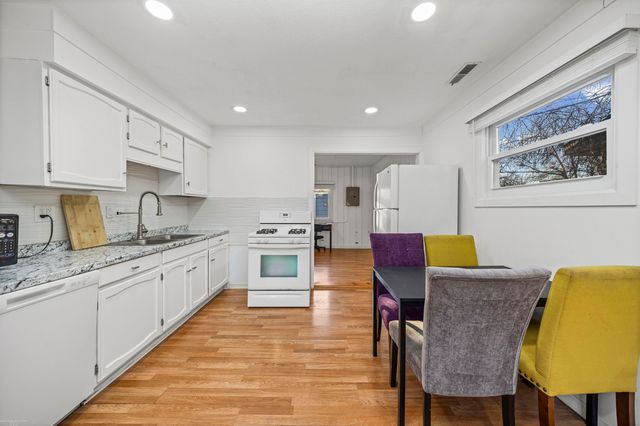 23067 Stauber Avenue, Hazel Park, MI 48030