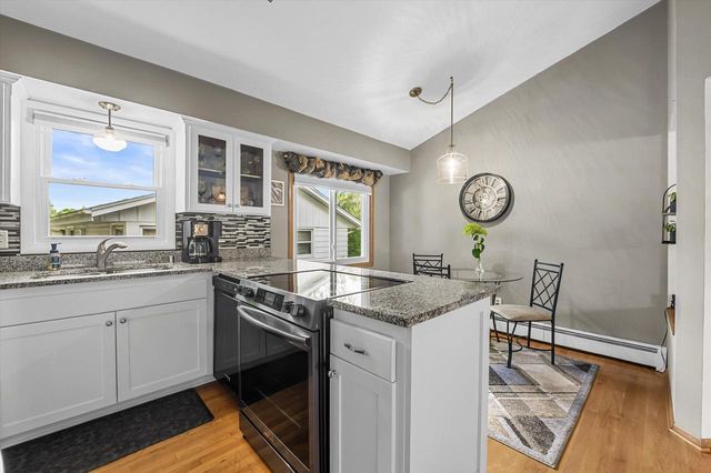 W172N9390 Shady LANE, Menomonee Falls, WI 53051