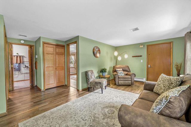 W172N9390 Shady LANE, Menomonee Falls, WI 53051