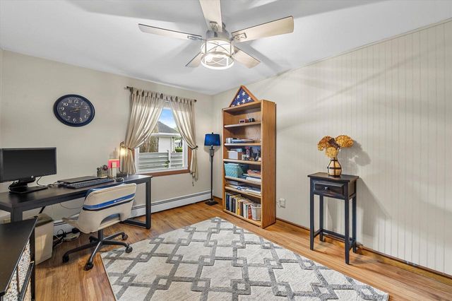 W172N9390 Shady LANE, Menomonee Falls, WI 53051