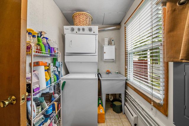 W172N9390 Shady LANE, Menomonee Falls, WI 53051