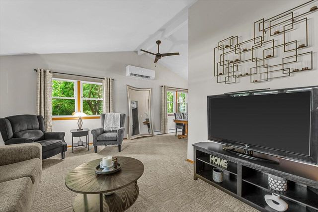 W172N9390 Shady LANE, Menomonee Falls, WI 53051