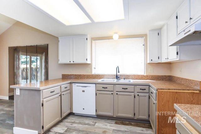 1120 SW 14th Ave, Ontario, OR 97914