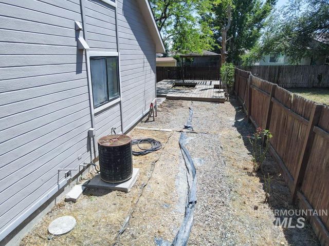 1120 SW 14th Ave, Ontario, OR 97914