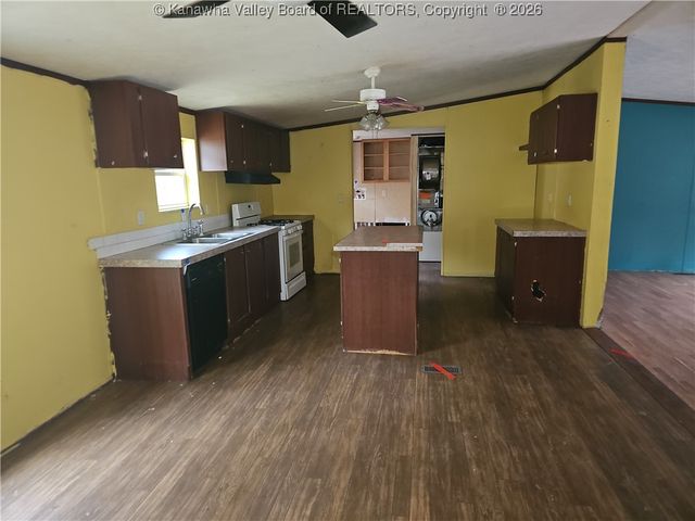 2165 Martins Branch Road, Charleston, WV 25312