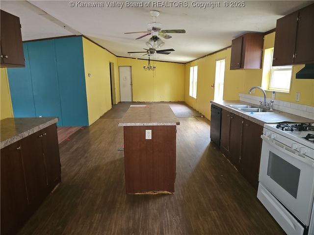 2165 Martins Branch Road, Charleston, WV 25312