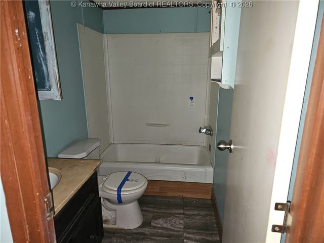 2165 Martins Branch Road, Charleston, WV 25312