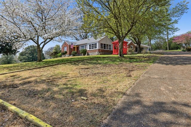 719 Belvoir Avenue, East Ridge, TN 37412
