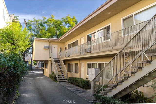 423 N Garfield, Pasadena, CA 91101