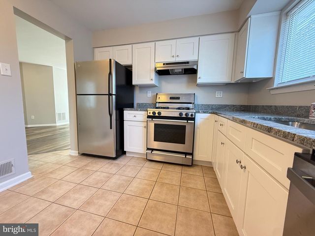 63 HILLCROFT WAY, Newtown, PA 18940