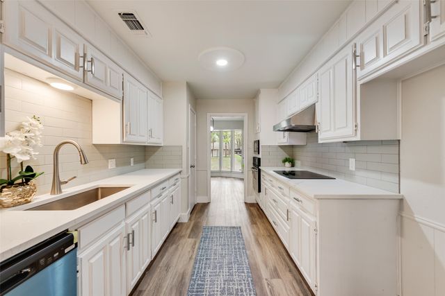 4801 Rock Ridge Court, Arlington, TX 76017